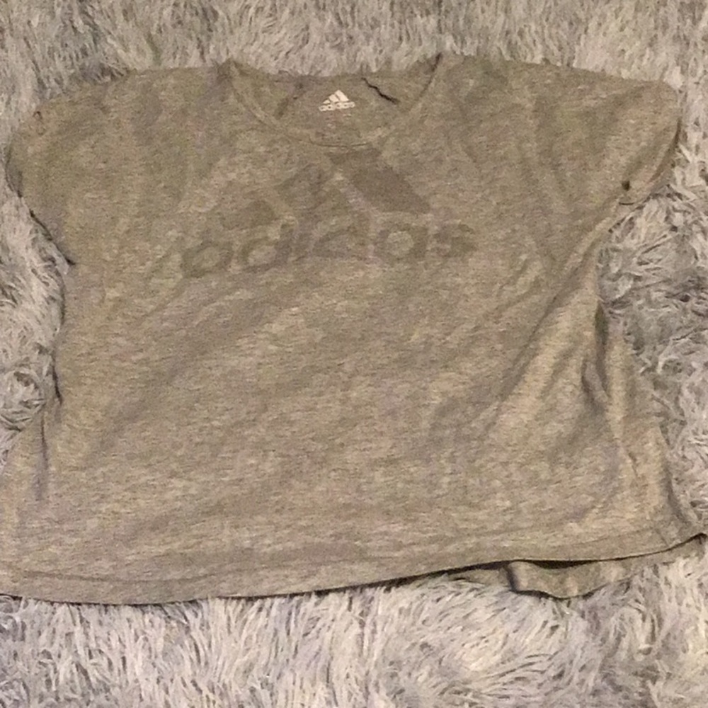 Adidas grey tee shirt Sz M (8/10) excellent